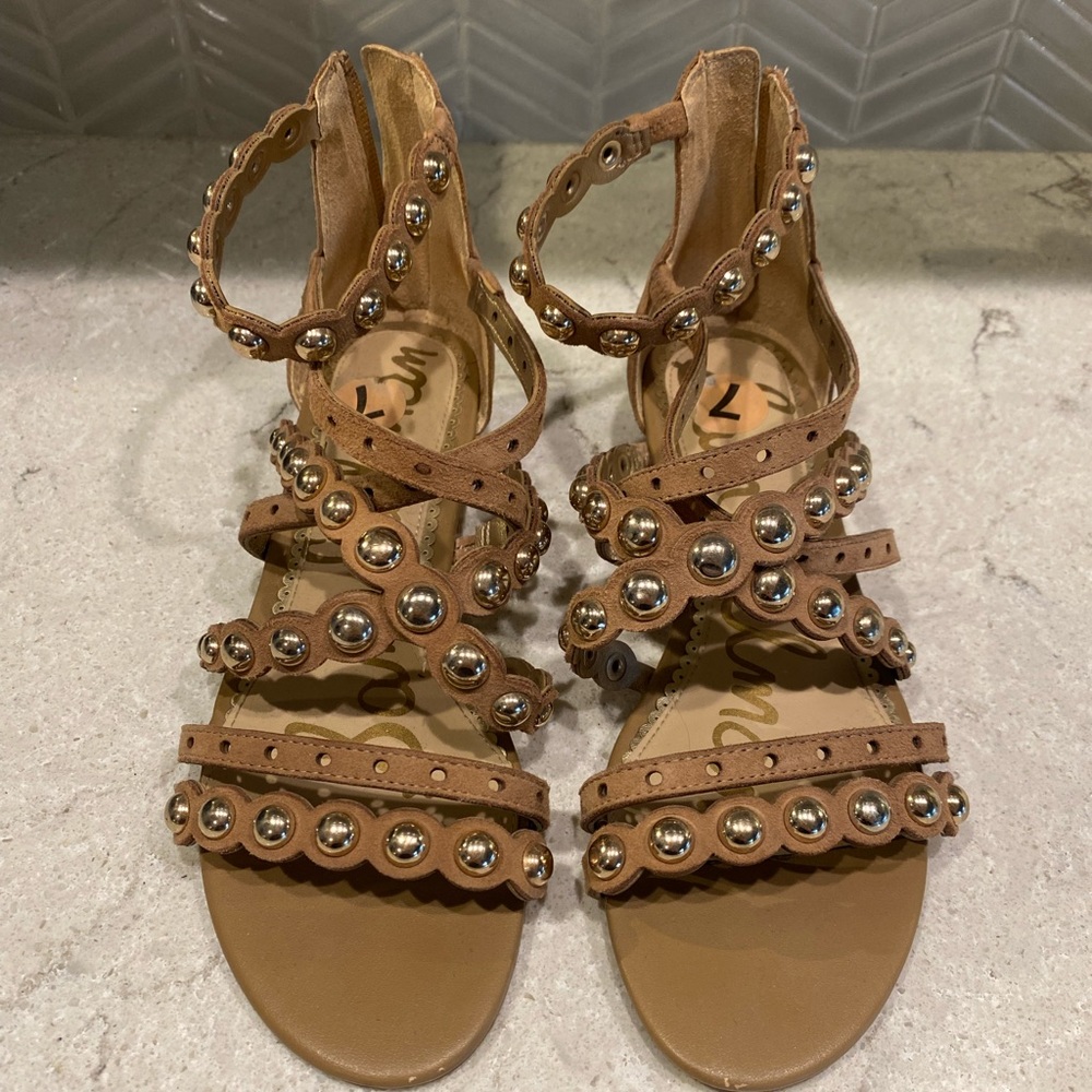 Sam Edelman strapy studded sandals! Size 7, Tan, shiny w/ real leather upper 🤎